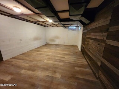 1517 Cottonwood St, Grand Forks, ND 58201 - photo 4