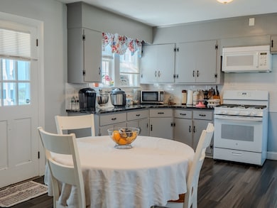 21 Burnap St, Fitchburg, MA 01420 - photo 3