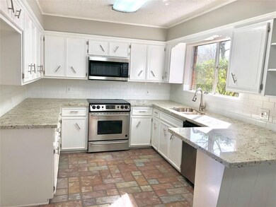 143 W County Road 136, Alvin, TX 77511 - photo 4