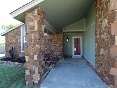 13887 S Poplar Place, Glenpool, OK 74033 - photo 3