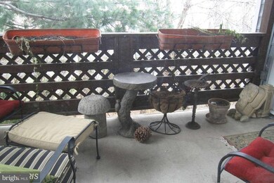 10008 Oakton Terrace Rd, Oakton, VA 22124 - photo 6