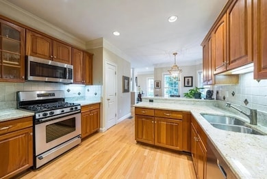 68 Charles Ct, Southborough, MA 01772 - photo 4