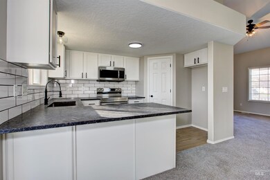 417 S Valley Dr, Nampa, ID 83686 - photo 4