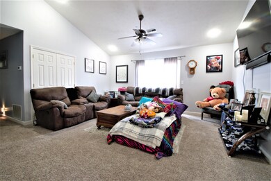165 Central Blvd, Mount Washington, KY 40047 - photo 5