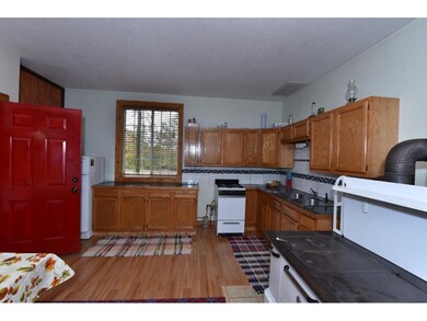 Ample cabinet/counter top space in kitchen!