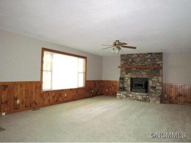 15 Sun Haven Dr, Asheville, NC 28806 - photo 2