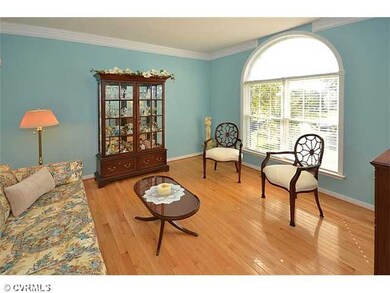 Living Room - Formal Living Room: Wood Floors, Cro