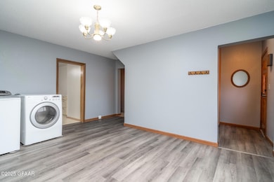 410 N Ash St, Crookston, MN 56716 - photo 3