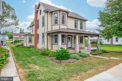 819 W Main St, Mount Joy, PA 17552 - photo 2