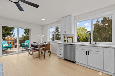 11504 Sand Point Way NE, Seattle, WA 98125 - photo 6