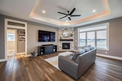 3039 Savannah Ct, Hiawatha, IA 52233 - photo 5