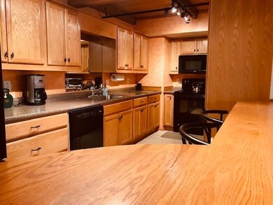 Rivermoor Landing unit 49, Newmarket, NH 03857 - photo 3