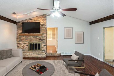 4125 Alicante Ave, Fort Worth, TX 76133 - photo 2