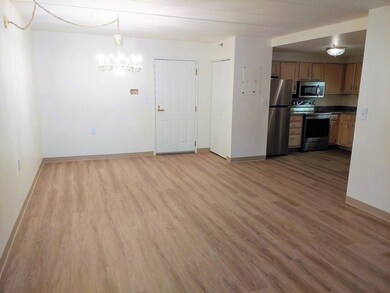 324 Washington St unit 111, Wellesley Hills, MA 02481 - photo 5