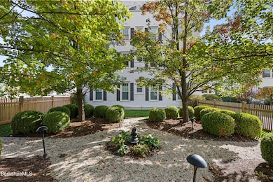 33 Maplewood Ave unit 103, Pittsfield, MA 01201 - photo 5