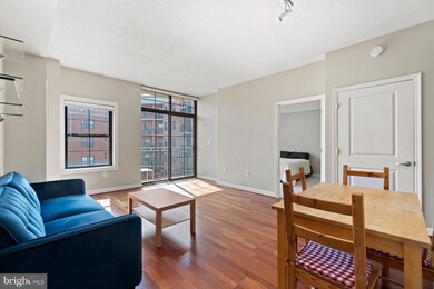 Atlas unit 715, Washington, DC 20037 - photo 3