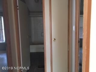 160 Hammond St, Winterville, NC 28590 - photo 4