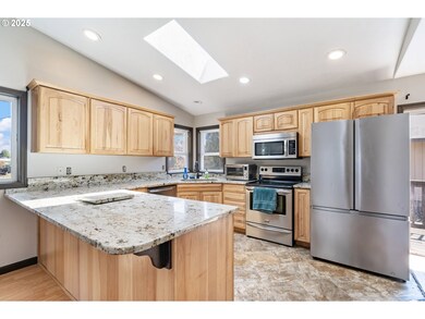 169 W 2nd St, Lafayette, OR 97127 - photo 2