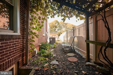 394 Pine St, Reading, PA 19611 - photo 6