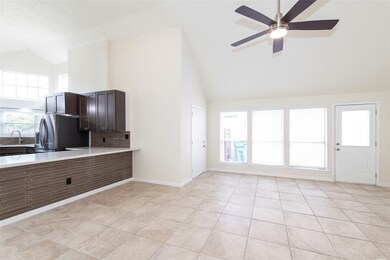 7418 Fountaincrest Dr, Houston, TX 77041 - photo 5