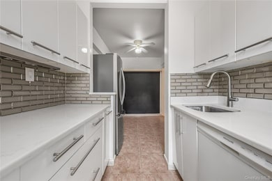 72-10 112th St unit 5H, Forest Hills, NY 11375 - photo 2