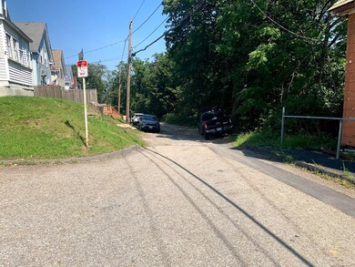 14 Prioulx St, Worcester, MA 01605 - photo 4