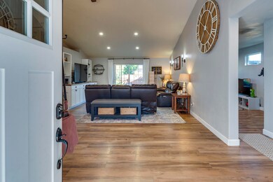 2431 SW Reindeer Ave, Redmond-4