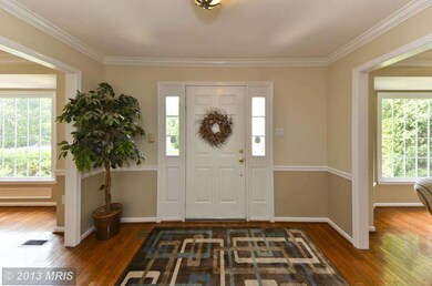 2109 Woodford Rd, Vienna, VA 22182 - photo 3