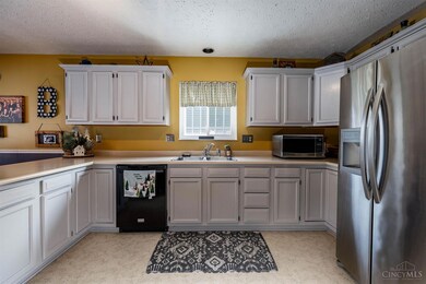 6392 Lakota Meadows Dr, Liberty Township, OH 45044 - photo 3