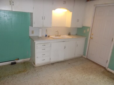 412 W Spruce Ave, Duncan, OK 73533 - photo 3