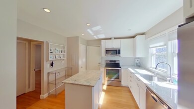 450 Lowell Ave unit 2, Newtonville, MA 02460 - photo 2