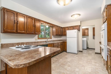 8892 Maplewood Dr, Berrien Springs, MI 49103 - photo 7