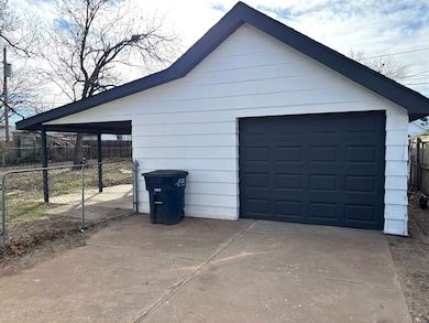 1709 E Cypress Ave, Enid, OK 73701 - photo 2