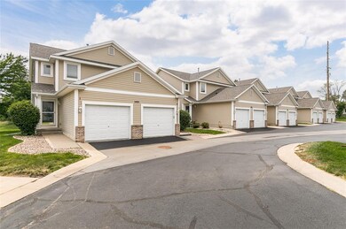 1481 Tower Ln NE unit 2, Cedar Rapids, IA 52402 - photo 2