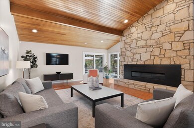 6825 Capri Place, Bethesda, MD 20817 - photo 7