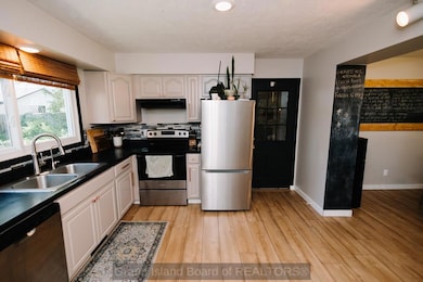 215 S 18th St, Aurora, NE 68818 - photo 5