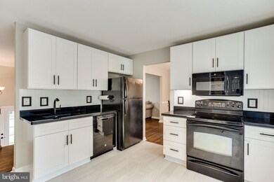 15308 Bounds Ave, Laurel, MD 20707 - photo 6