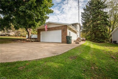 Attached 2 car garage