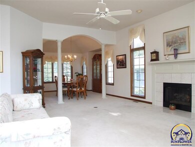 4005 SW Stonybrook Dr, Topeka, KS 66610 - photo 4