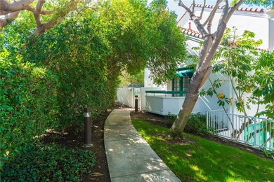 19562 Pompano Ln unit 107, Huntington Beach, CA 92648 - photo 2