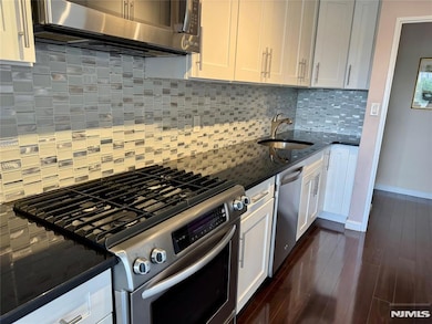 Horizon House unit 604, Fort Lee, NJ 07024 - photo 7