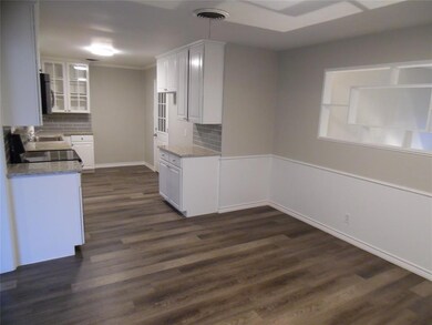 252 Belle St, Bedford, TX 76022 - photo 3