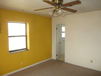 911 Larkspur Ave, Alamogordo, NM 88310 - photo 5