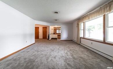 240 Northgate St, Lincoln, IL 62656 - photo 4