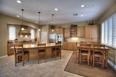 Amazing Eat in Kitchen