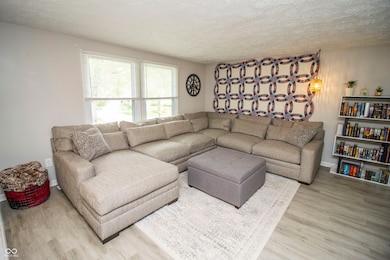 6633 Muirfield Way, Indianapolis, IN 46237 - photo 6