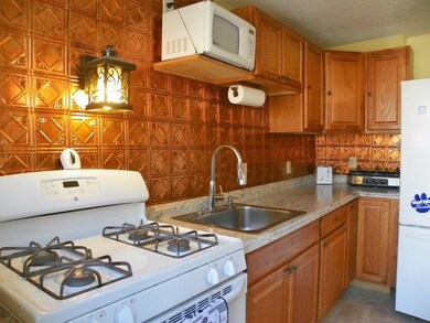 498 Cold Spring Ave, West Springfield, MA 01089 - photo 6