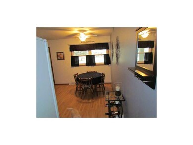 Eat-in Kitchen.