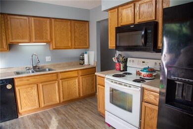 4199 Timber Ln, Des Moines, IA 50317 - photo 2