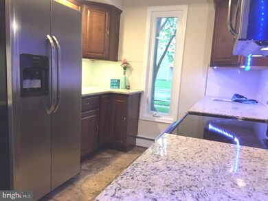 329 Appletree Dr, Levittown, PA 19055 - photo 4